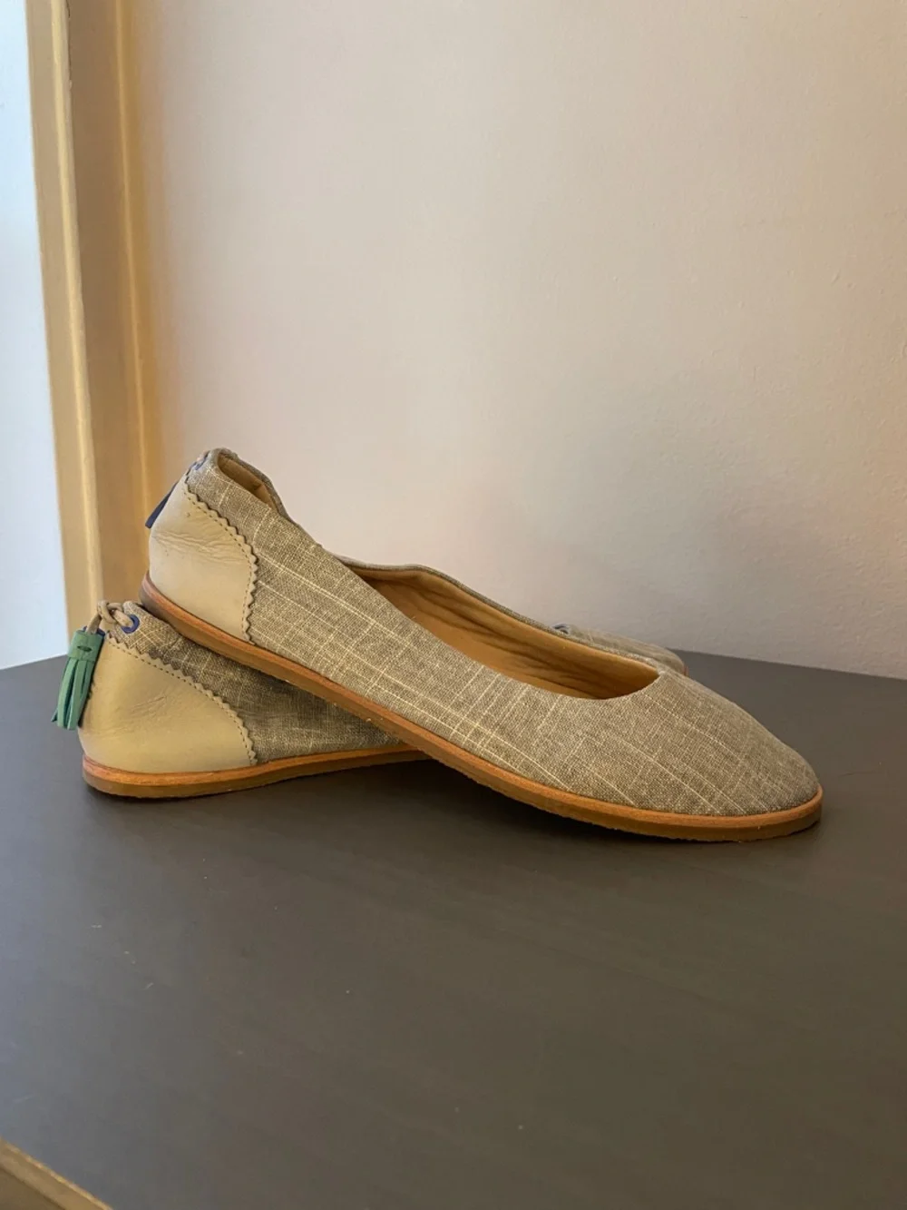 Women's UGG Neutral Linen Ballet Flats - Picture 2 of 10